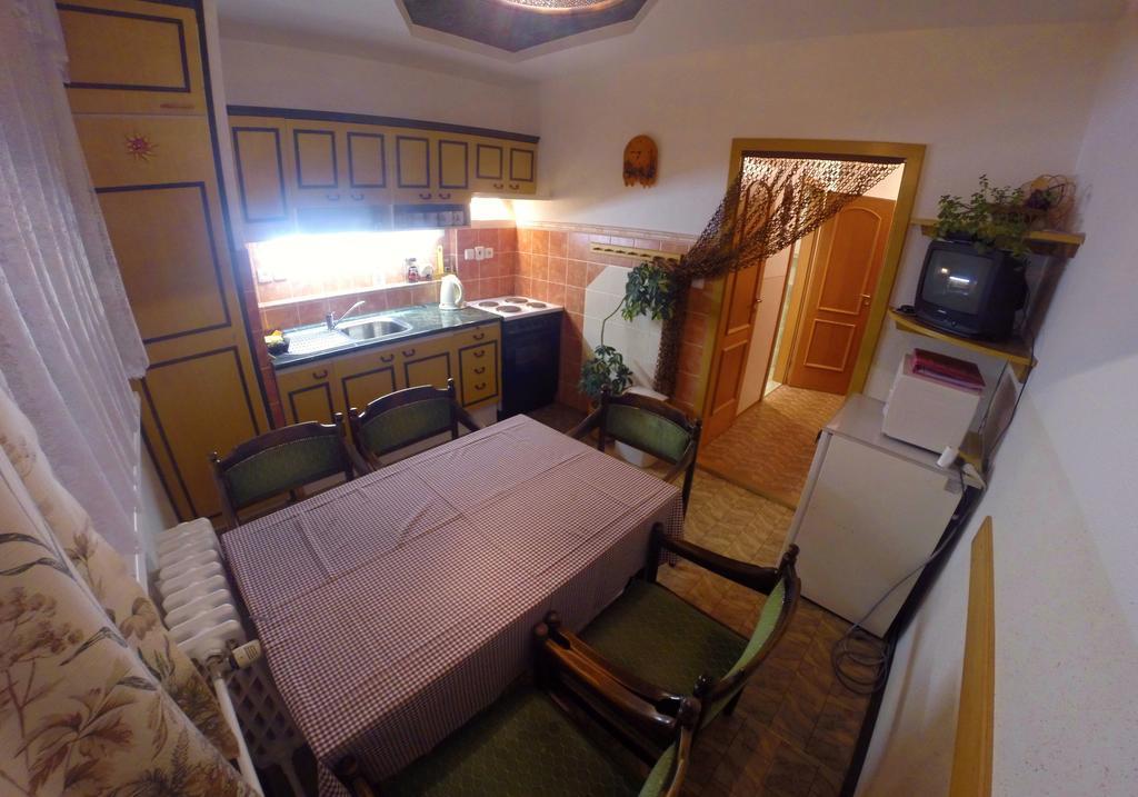 Apartment Gebrt روكيتنسي ناد جيزيرو الغرفة الصورة